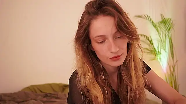 Snapshot of Stephany_talks chatting on 09-25-25, 02:04 Stephany talks online show from 09-25-25, 02:04