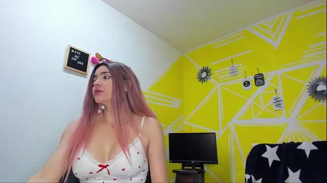 Snapshot of Nikolle_Rouss chatting on 02-03-26, 06:13 Nikolle Rouss online show from 02-03-26, 06:13