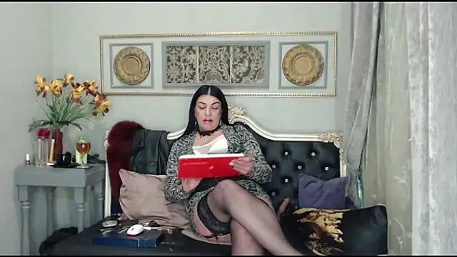 Snapshot of LadyMargoFontana chatting on 03-06-25, 04:19 LadyMargoFontana online show from 03-06-25, 04:19