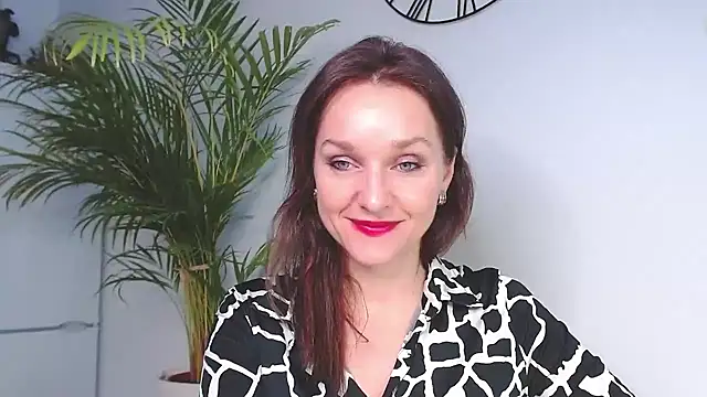 Snapshot of AliciaDesire chatting on 12-10-24, 11:00 AliciaDesire online show from 12-10-24, 11:00