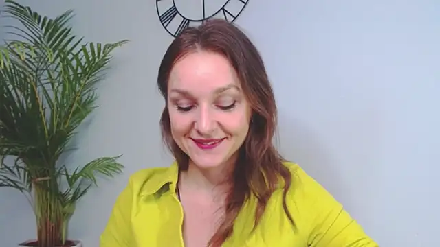 Snapshot of AliciaDesire chatting on 01-06-25, 11:07 AliciaDesire online show from 01-06-25, 11:07