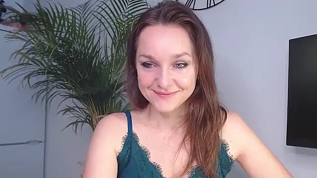 Snapshot of AliciaDesire chatting on 02-04-25, 07:51 AliciaDesire online show from 02-04-25, 07:51