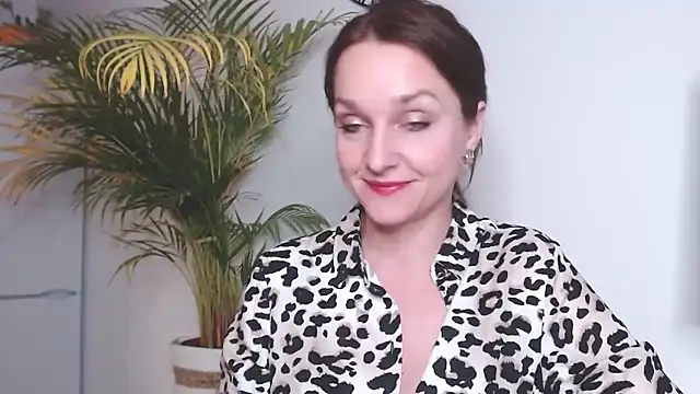 Snapshot of AliciaDesire chatting on 03-17-25, 05:49 AliciaDesire online show from 03-17-25, 05:49