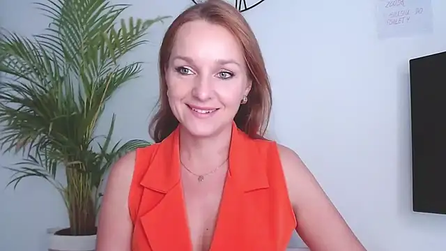 Snapshot of AliciaDesire chatting on 09-18-25, 05:53 AliciaDesire online show from 09-18-25, 05:53