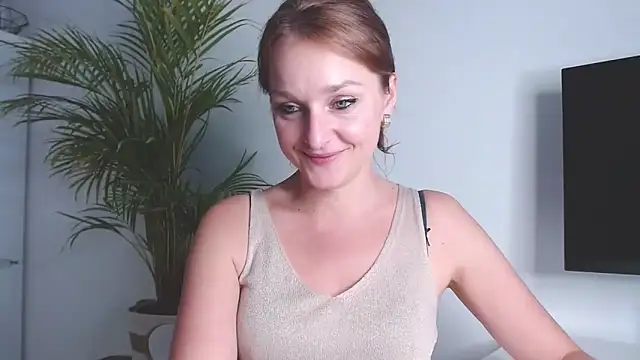 Snapshot of AliciaDesire chatting on 11-04-25, 01:54 AliciaDesire online show from 11-04-25, 01:54