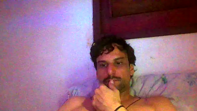 Snapshot of couplemilk chatting on 04-08-26, 04:56 couplemilk online show from 04-08-26, 04:56