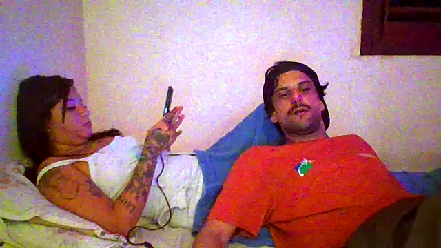 Snapshot of couplemilk chatting on 04-21-26, 02:04 couplemilk online show from 04-21-26, 02:04
