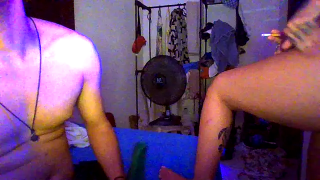 Snapshot of couplemilk chatting on 04-27-26, 05:38 couplemilk online show from 04-27-26, 05:38