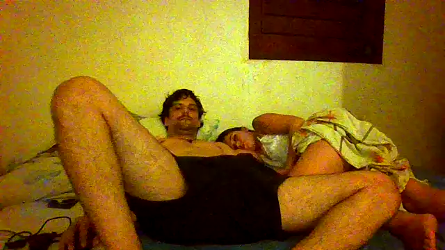 Snapshot of couplemilk chatting on 05-01-26, 01:32 couplemilk online show from 05-01-26, 01:32