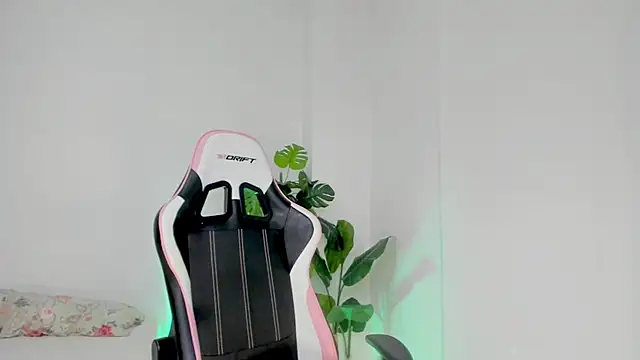 Adriennesexxx online show from 02-09-25, 12:41