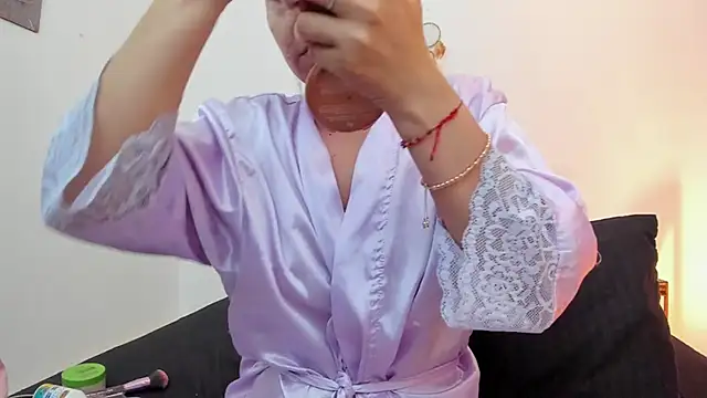 Snapshot of Sofia_Walke1 chatting on 10-23-25, 02:00 Sofia Walke1 online show from 10-23-25, 02:00