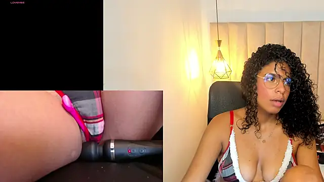 Snapshot of KaruiGames chatting on 12-22-24, 05:12 KaruiGames online show from 12-22-24, 05:12