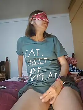 Snapshot of Lunababymylove chatting on 01-05-25, 05:20 Lunababymylove online show from 01-05-25, 05:20