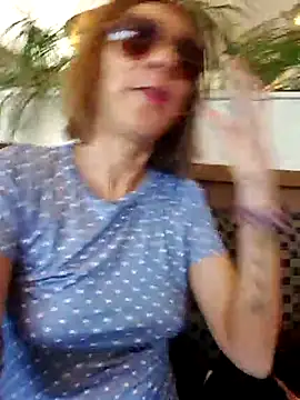 Snapshot of Lunababymylove chatting on 03-08-25, 05:22 Lunababymylove online show from 03-08-25, 05:22