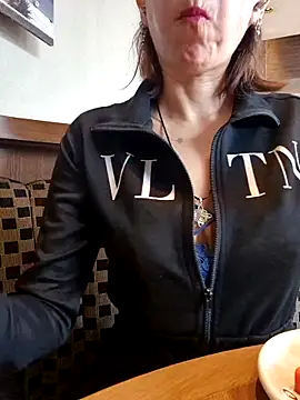 Snapshot of Lunababymylove chatting on 09-12-25, 05:02 Lunababymylove online show from 09-12-25, 05:02