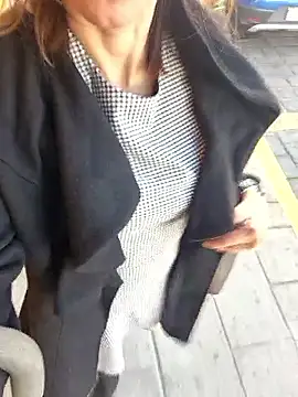 Lunababymylove online show from 01-31-26, 09:46