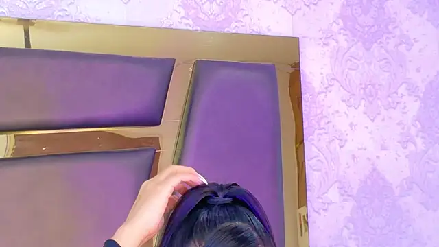 GiahDaniels online show from 03-26-26, 03:56