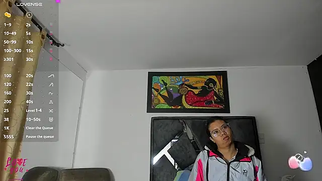 Vahiolet smith online show from 10-25-25, 03:03