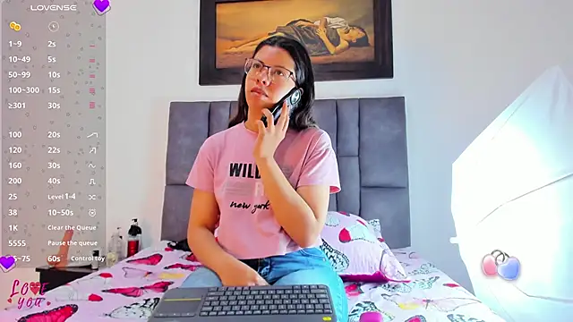 Vahiolet smith online show from 03-22-26, 03:32