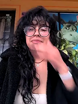 Snapshot of Fun_Everywhere chatting on 02-13-25, 10:43 Fun Everywhere online show from 02-13-25, 10:43