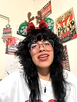 Snapshot of Fun_Everywhere chatting on 12-18-25, 09:10 Fun Everywhere online show from 12-18-25, 09:10