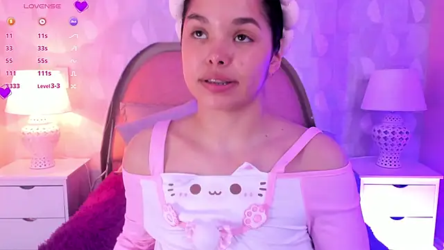 Snapshot of angeline_teen chatting on 04-21-26, 12:33 angeline teen online show from 04-21-26, 12:33