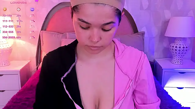 Snapshot of angeline_teen chatting on 05-07-26, 12:10 angeline teen online show from 05-07-26, 12:10