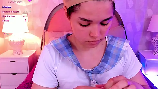 Snapshot of angeline_teen chatting on 05-09-26, 12:21 angeline teen online show from 05-09-26, 12:21