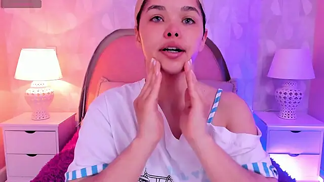 Snapshot of angeline_teen chatting on 05-19-26, 12:11 angeline teen online show from 05-19-26, 12:11