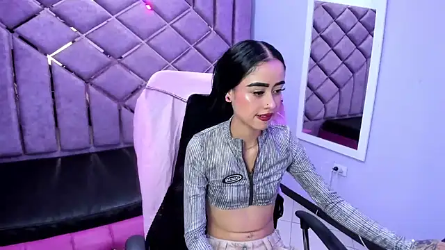 Snapshot of AnnySweett_ chatting on 05-05-26, 02:58 AnnySweett online show from 05-05-26, 02:58