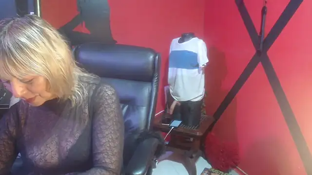 KLOE PIELL online show from 11-17-25, 10:37