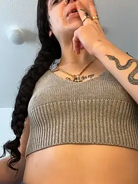 Snapshot of exoticmisfitt chatting on 02-12-26, 07:20 exoticmisfitt online show from 02-12-26, 07:20