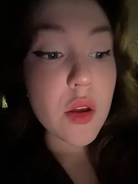 Snapshot of Peachy_Dream chatting on 11-13-25, 06:18 Peachy Dream online show from 11-13-25, 06:18