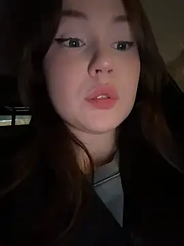 Snapshot of Peachy_Dream chatting on 11-14-25, 08:07 Peachy Dream online show from 11-14-25, 08:07