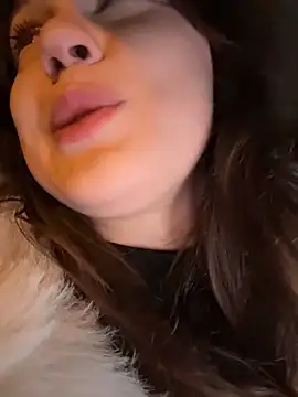 Snapshot of Peachy_Dream chatting on 11-15-25, 06:15 Peachy Dream online show from 11-15-25, 06:15