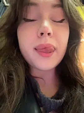 Snapshot of Peachy_Dream chatting on 11-28-25, 06:21 Peachy Dream online show from 11-28-25, 06:21