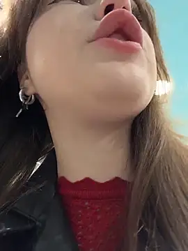 Snapshot of Peachy_Dream chatting on 12-15-25, 05:06 Peachy Dream online show from 12-15-25, 05:06