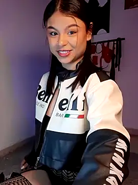 Snapshot of Cleo_hills chatting on 05-03-26, 02:34 Cleo hills online show from 05-03-26, 02:34