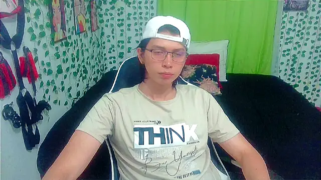 Snapshot of Andy_gray chatting on 05-24-26, 05:29 Andy gray online show from 05-24-26, 05:29