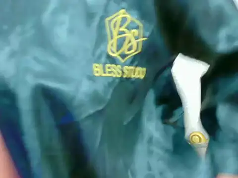 Snapshot of BellahColucci chatting on 05-23-26, 12:20 BellahColucci online show from 05-23-26, 12:20