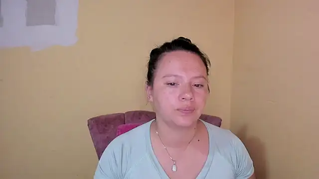 Snapshot of lauraguzman chatting on 07-18-26, 04:16 lauraguzman online show from 07-18-26, 04:16