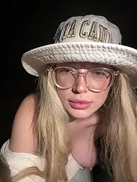 KylieJoyce online show from 02-16-25, 06:43