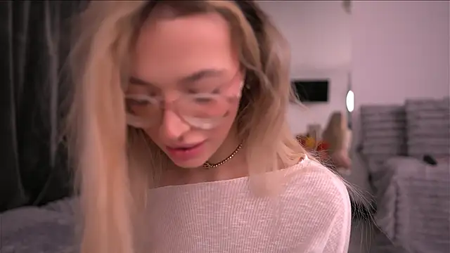 KylieJoyce online show from 11-19-25, 09:48