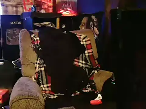 Snapshot of RM_Discov3ri3z chatting on 02-14-25, 05:30 RM Discov3ri3z online show from 02-14-25, 05:30