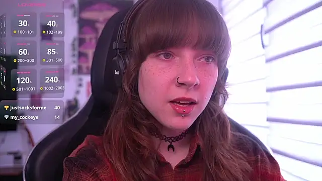 Snapshot of juliapie chatting on 05-12-26, 01:30 juliapie online show from 05-12-26, 01:30