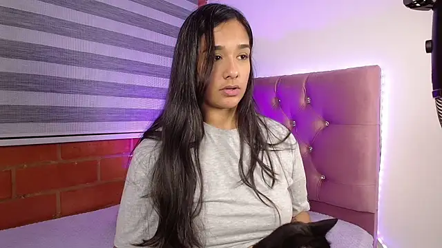 Snapshot of Maeena chatting on 01-13-25, 06:16 Maeena online show from 01-13-25, 06:16