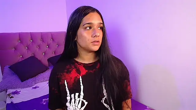 Snapshot of Maeena chatting on 02-16-26, 11:01 Maeena online show from 02-16-26, 11:01