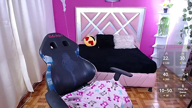 brithany smiith  online show from 01-11-25, 08:11