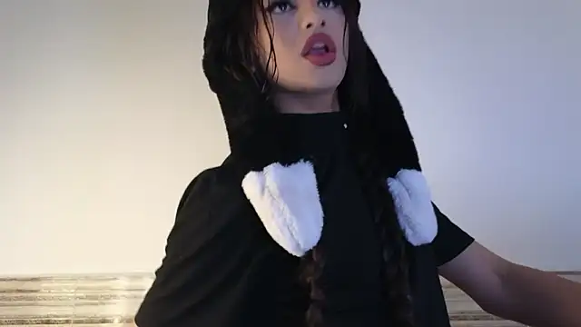 Sophia Cambpell online show from 12-02-25, 09:21