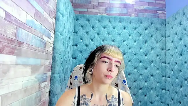 Snapshot of Samantha_Smiith chatting on 01-18-26, 04:05 Samantha Smiith online show from 01-18-26, 04:05